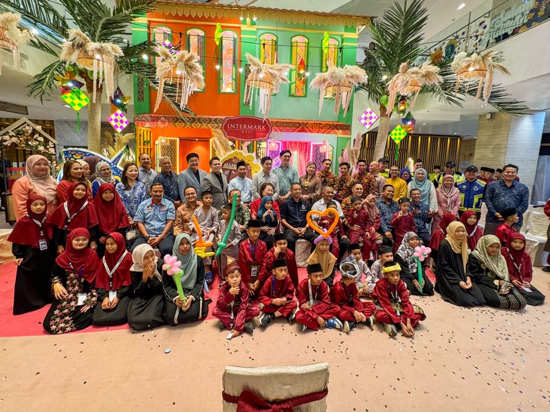 Read more about the article AmanahRaya Unites Communities and Frontliners in Ramadan Outreach, Launches Bina Legasi Nationwide